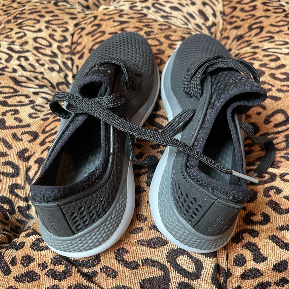 W5 Black Knit Sneakers - Picture 2 of 4